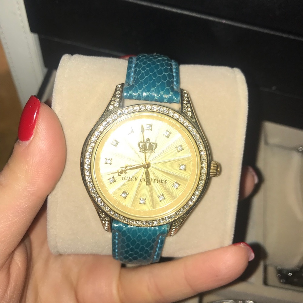 Leather strap, round face Juicy Couture watch